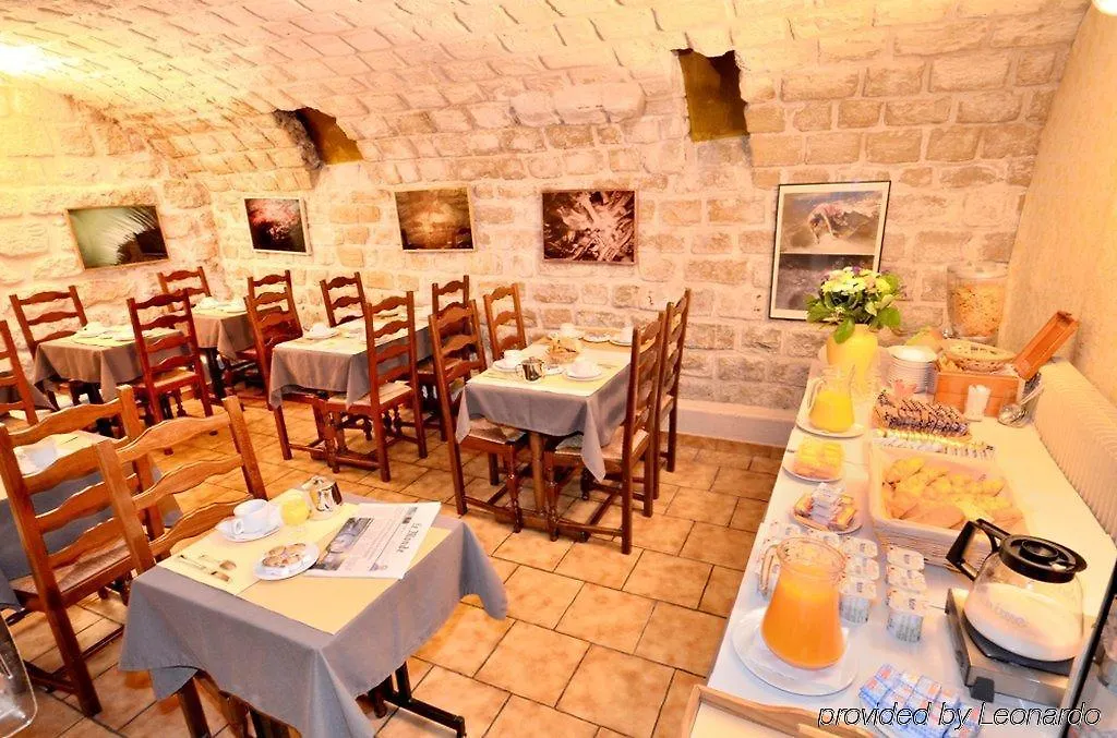 Logis Jardin De Villiers Hotell 3*